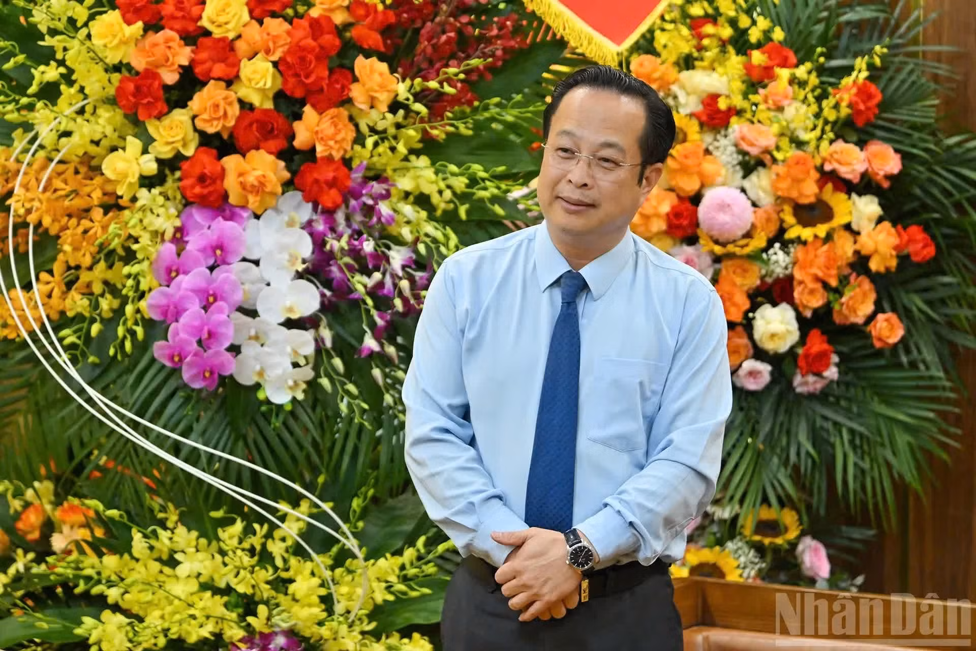 Au nom des dirigeants de Hanoï, Tran The Cuong, vice-président permanent du Conseil populaire municipal de Hanoï, est venu adresser ses félicitations au journal.