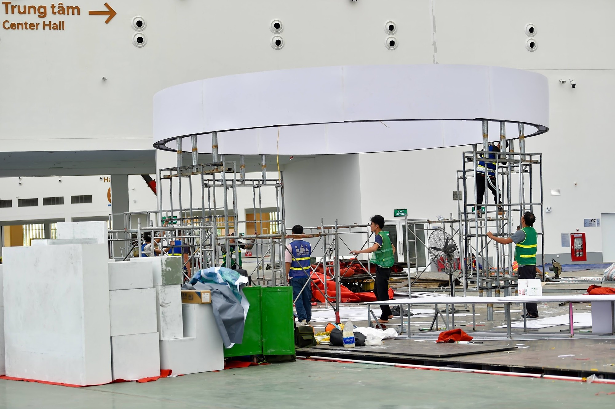 S’étendant sur plus de 130 000 m², elle comprendra cinq zones thématiques et plus de 3 000 stands. foire-minitueuse.jpg