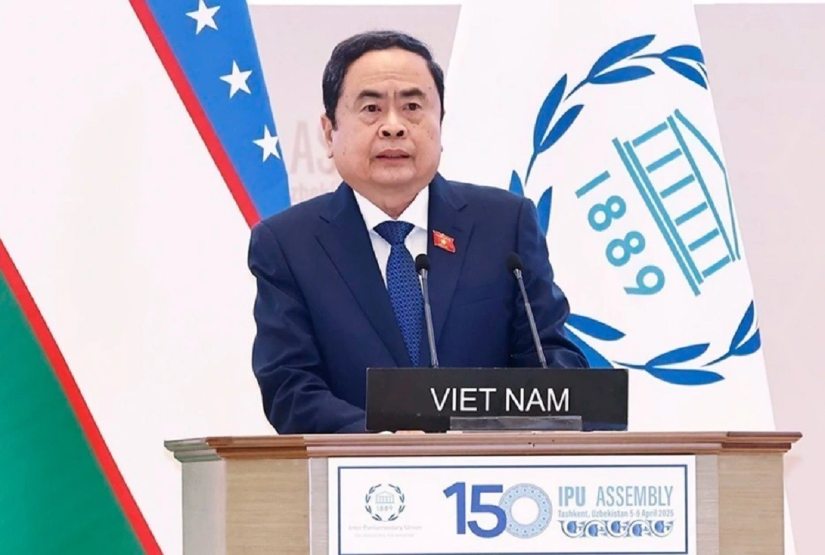 Le président de l'Assemblée nationale du Vietnam, Tran Thanh Man, prononce un discours lors de la session plénière de haut niveau de l'Assemblée générale de l'UIP-150. Photo : VNA. tran-thanh-man-ipu-150-tno.jpg
