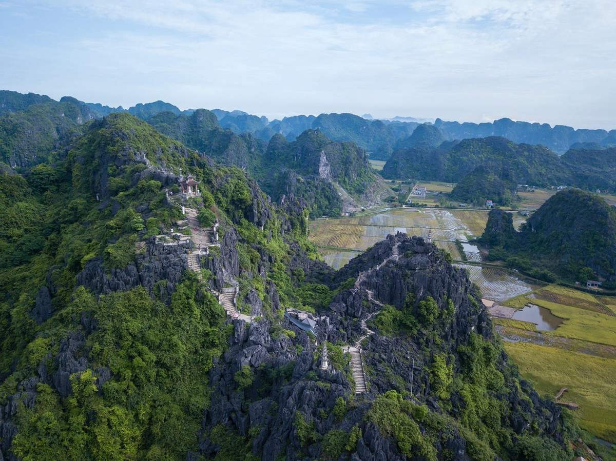  La beauté de Hang Mua d'en haut. Photo : vietnamtourism.