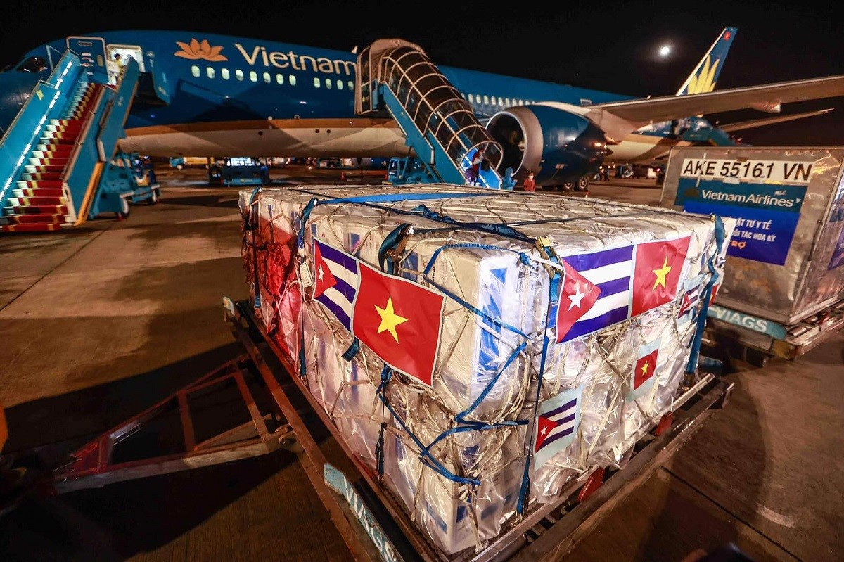 Plus d'un million de doses du vaccin cubain Abdala sont arrivées à Hanoi en 2021. Photo : Zingnews. vaccin-viags.jpg