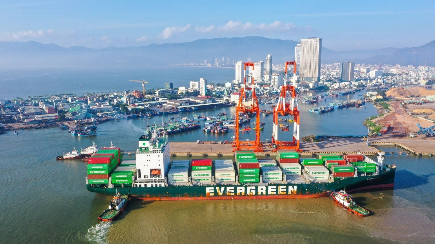 Le Vietnam est aujourd’hui l’un des pays à la croissance la plus rapide au monde. Photo : VIMC. cang-vimc.jpg