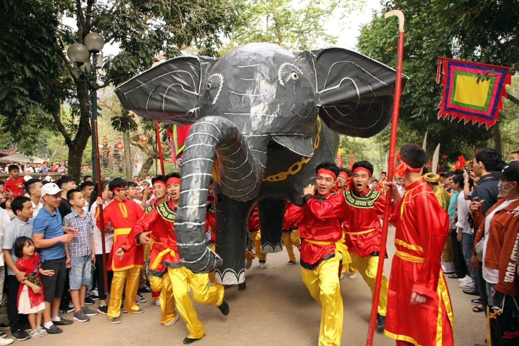 Procession rituelle de l’éléphant de guerre, l’un des temps forts de l’événement.