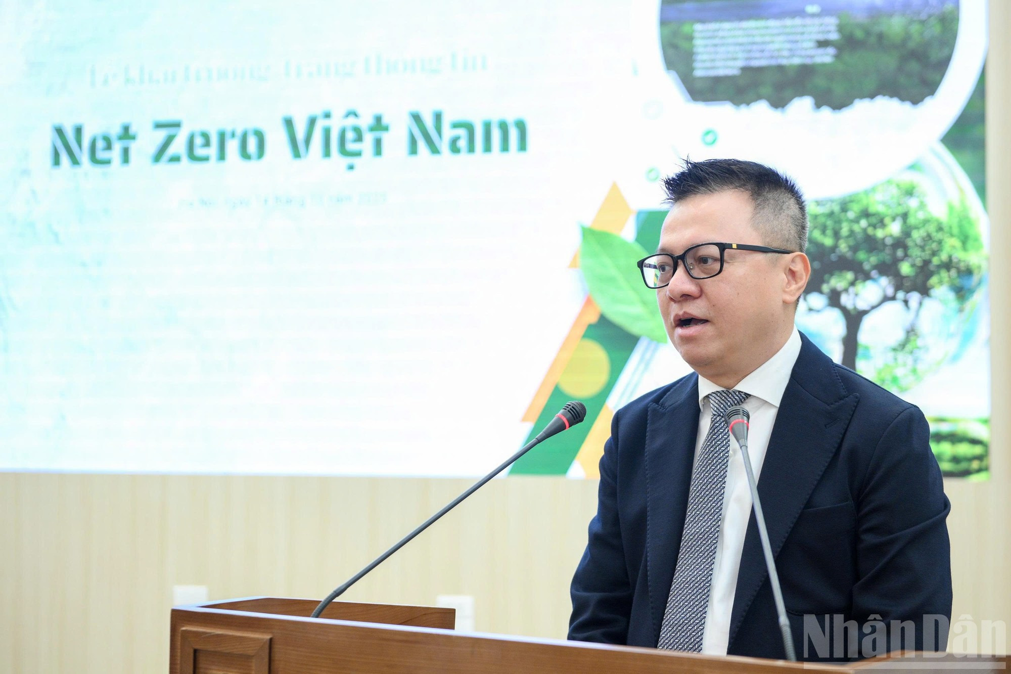 Le Quoc Minh, rédacteur en chef du journal Nhân Dân, prend la parole lors de l'évènement. lqm.jpg