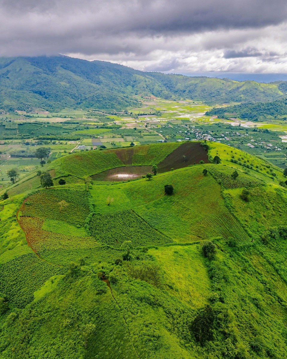 Le cratère Chu Dang Ya est actuellement hors d'activité, la dernière éruption datant d'environ 10 000 ans. Photo : VTCNews. volcan-3.jpg