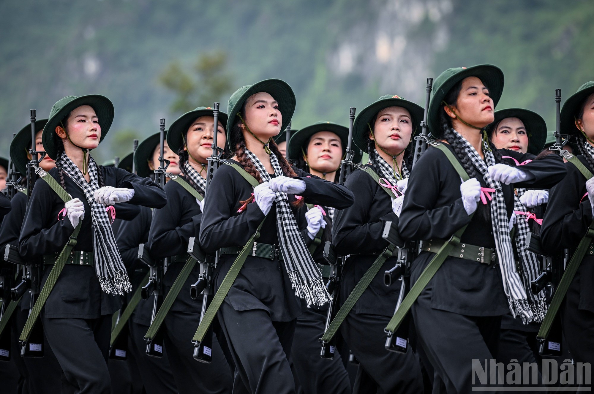 Bloc des femmes miliciennes du Sud. nu-du-kich.jpg
