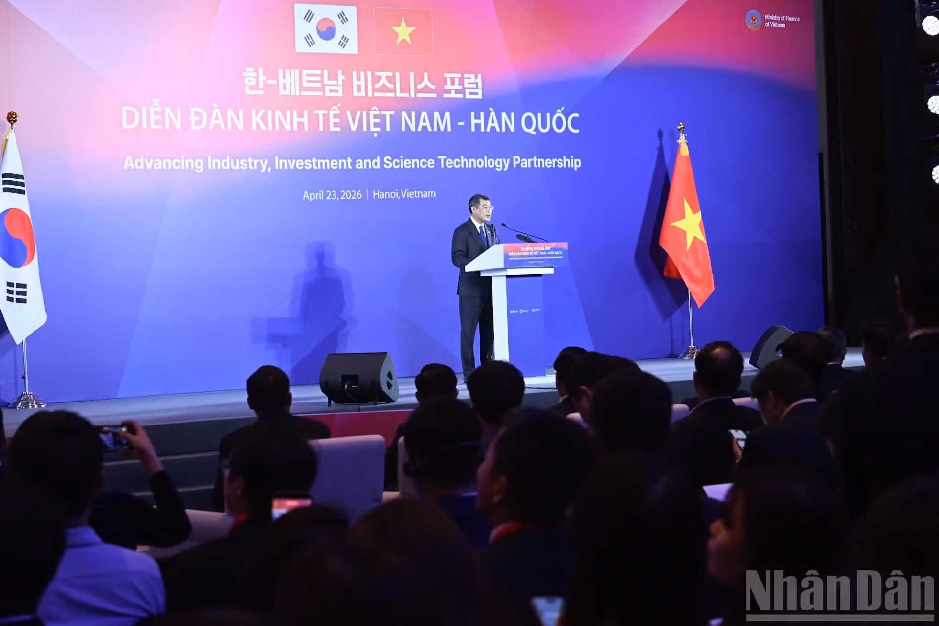 Le chef du gouvernement vietnamien prononce son allocution.