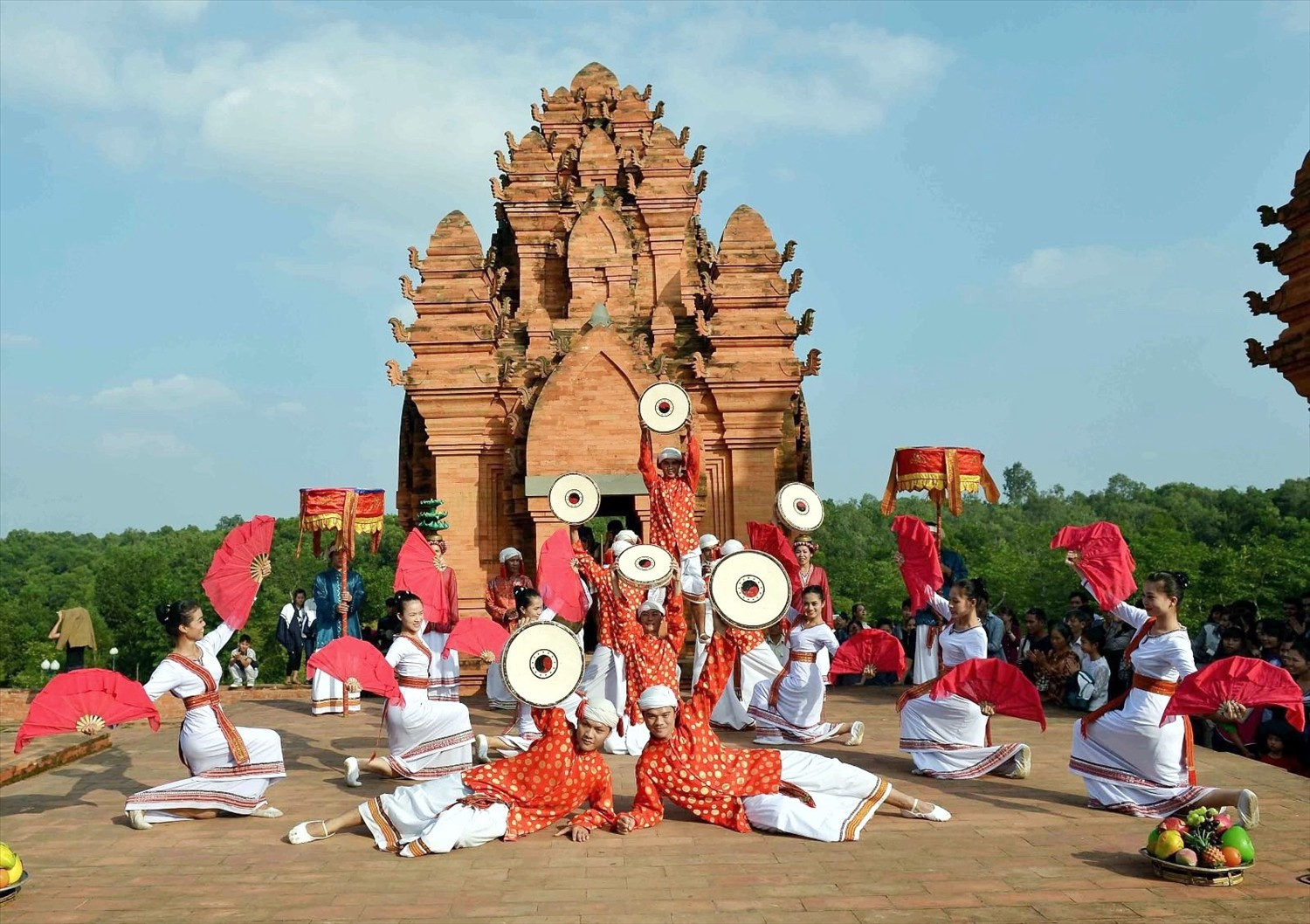 Grande fête de l’année de l'ethnie Chăm pratiquant le Brahmanisme à Binh Thuan, la fête Katé a lieu chaque année en octobre (début du 7e mois du calendrier Cham). Photo : baodantoc.
