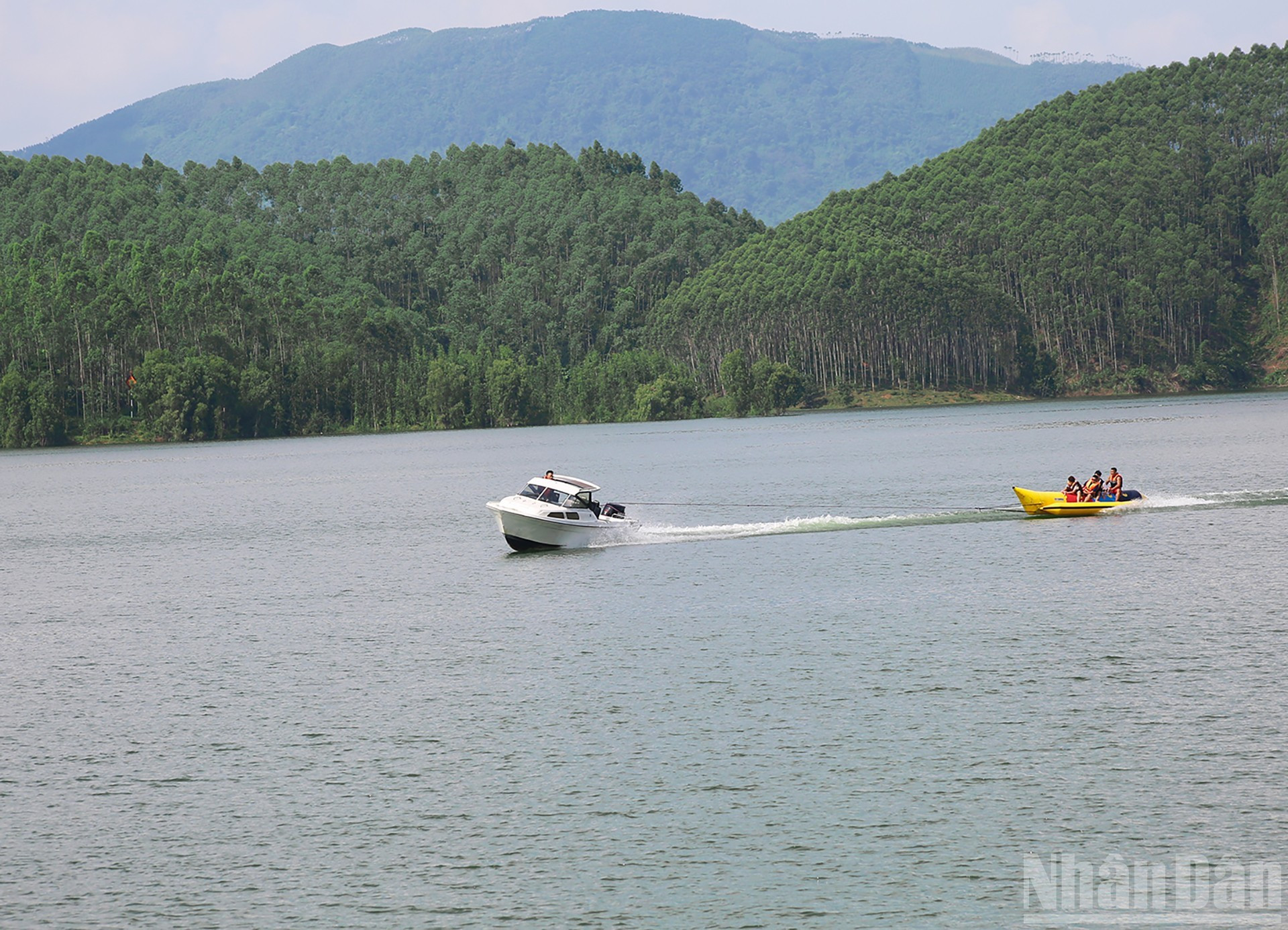 Le lac Thac Ba s’affirme comme une destination touristique sûre, accueillante et riche en identité culturelle. lac-destination.jpg
