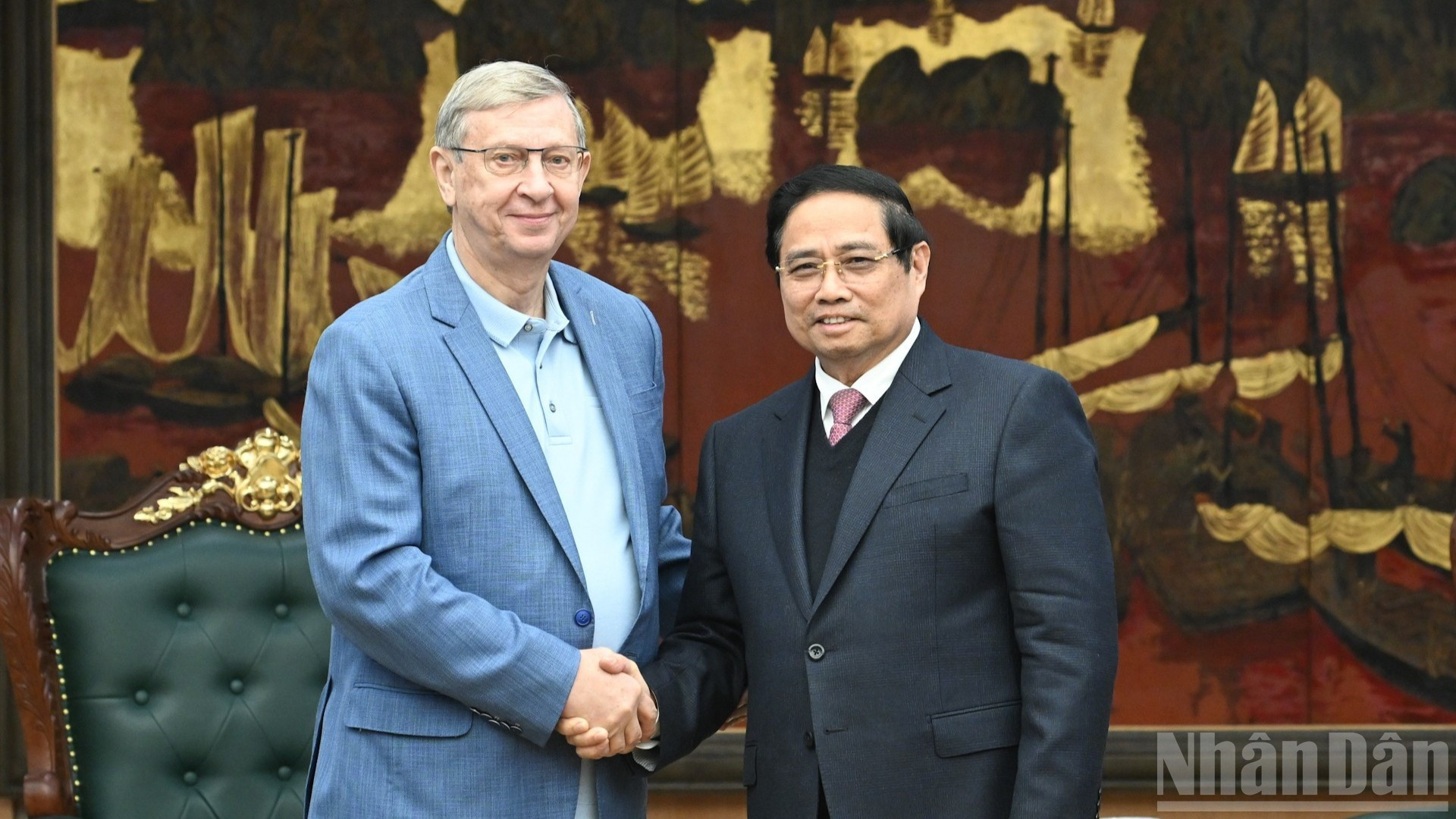Le Premier ministre Pham Minh Chinh (à droite) et Vladimir Petrovich Evtouchenkov, fondateur d'AFK Sistema.
