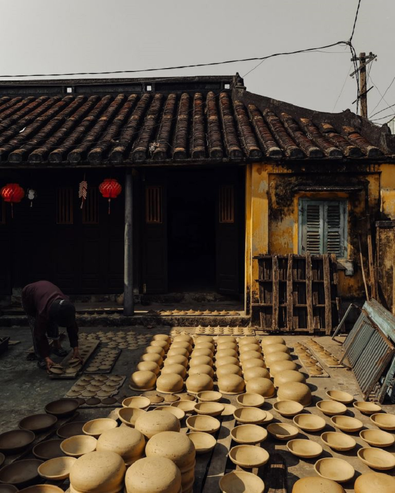 Le village de poterie de Thanh Ha s’est vu décerner le prix du « Meilleur site de tourisme communautaire de l’année 2025 ». Photo : Zing. gom-thanh-ha-zing.jpg