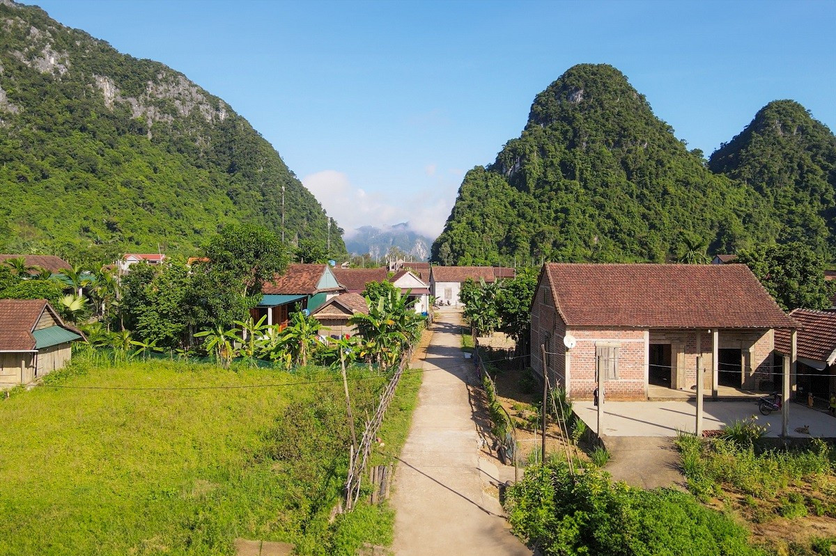 Tan Hoa s’est développé selon un modèle de village touristique adapté aux conditions climatiques, offrant une large palette d’expériences rurales et écologiques. Photo : baodanang. tan-hoa-ld.jpg