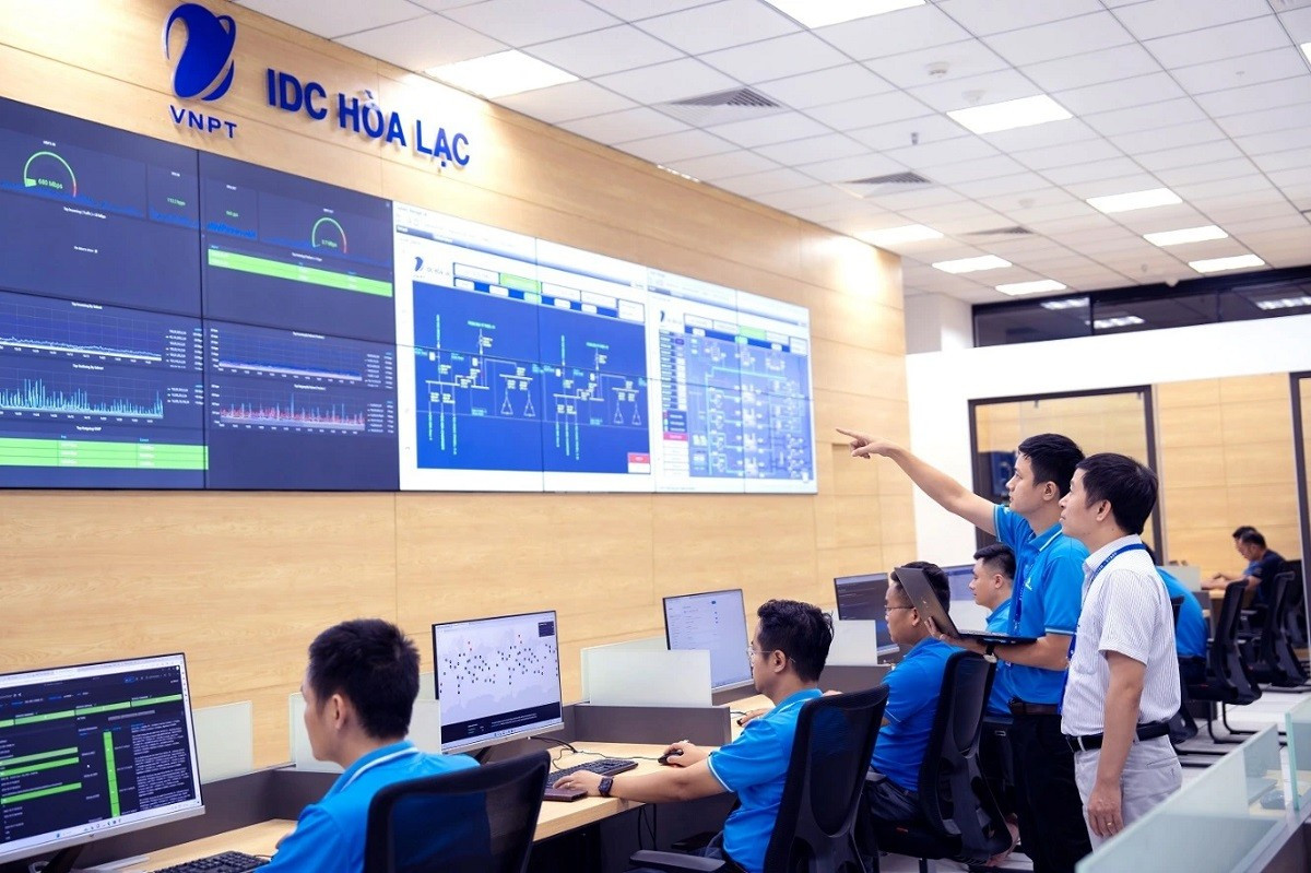 Dans le nouveau centre de données de VNPT à Hanoi. Photo : TNO. centre-donnes-tno.jpg