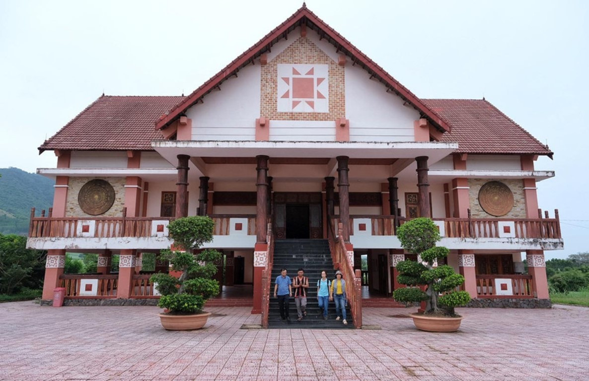 La maison commémorative du héros Nup, une étape incontournable pour qui visite le village historique de Stor. Photo : vietnamtourism. maison-nup-vietnamtourism.jpg