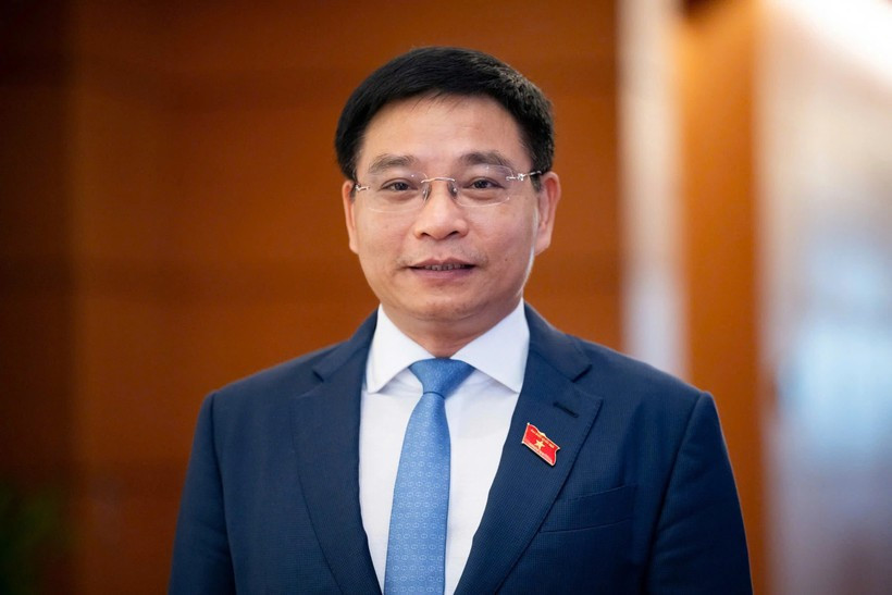 Selon le ministre Nguyen Van Thang, la décision officielle de FTSE Russell ne représente pas seulement une grande opportunité pour le Vietnam d’attirer davantage de capitaux étrangers, mais elle illustre aussi sa capacité d’intégration croissante dans le système financier mondial. Photo : NDEL. nguyen-van-thang.jpg