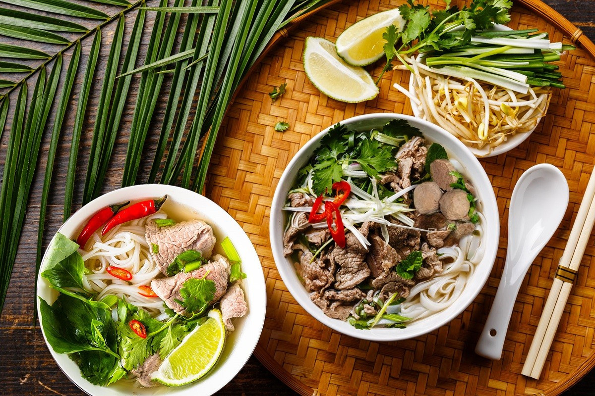 En créant le réseau We Love Phở à l’étranger, ses membres ne se contentent pas d’aimer le phở, ce plat emblématique du Vietnam, mais partagent aussi une passion commune pour la culture vietnamienne et le désir ardent de la faire rayonner dans le monde entier. Photo : Vneconomy. pho-assian-inspiration.jpg