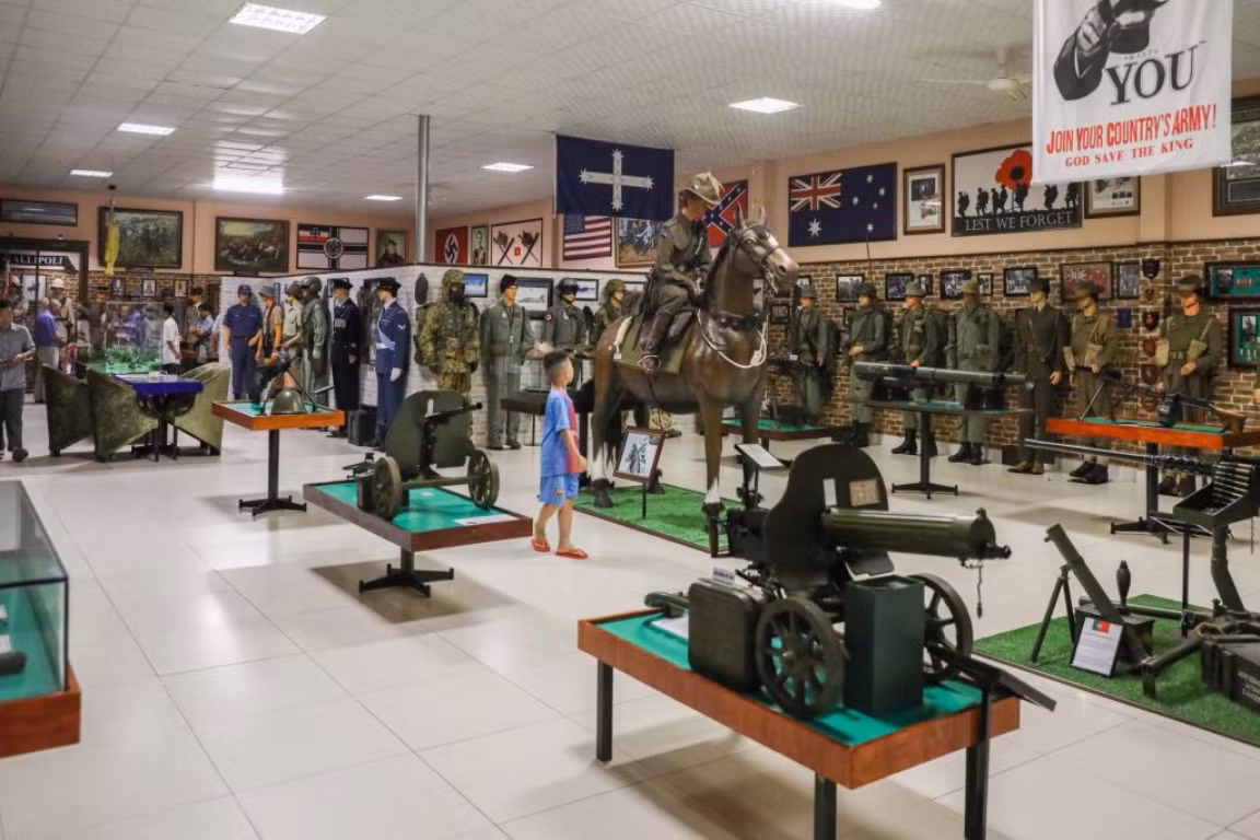 Le musée conserve environ 1 500 pistolets et fusils âgés de 200 à 300 ans provenant d’Angleterre, d’Allemagne, de France, des États-Unis, d’Italie, des Pays-Bas, etc. Photo : Vnexpress.