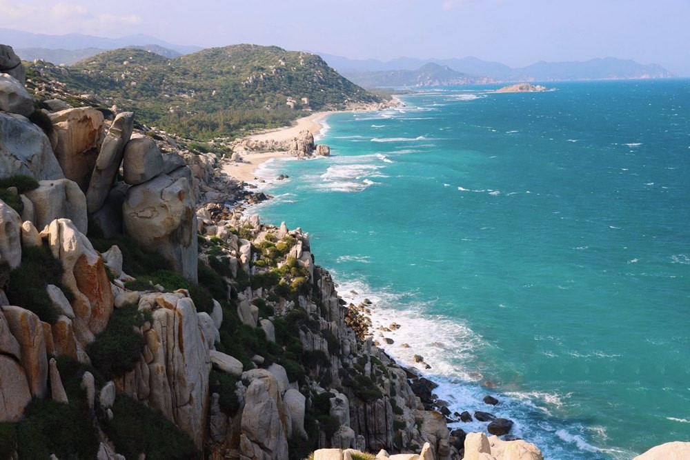 Ce site naturel se trouve dans le parc national Nui Chua, dans le quartier Ninh Chu, province de Khanh Hoa (au Centre du Vietnam). Photo : baolaodong.