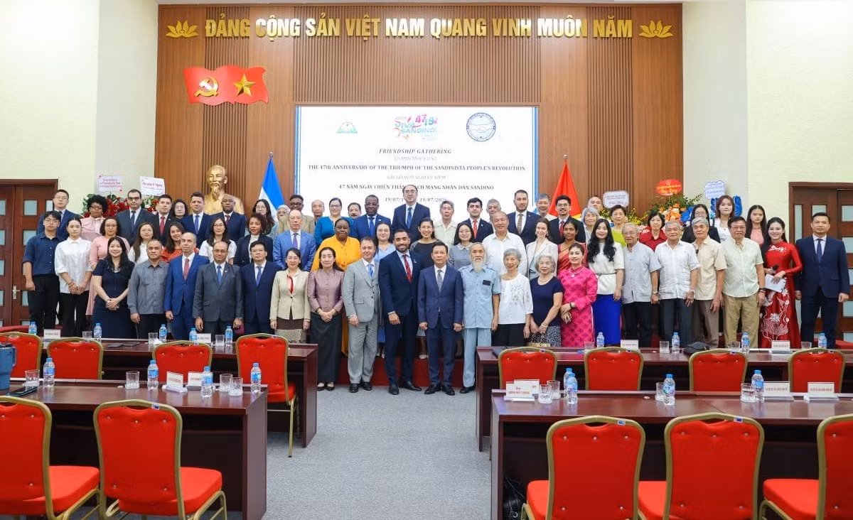 Les participants posent pour une photo commémorative. Photo : baothoidai.