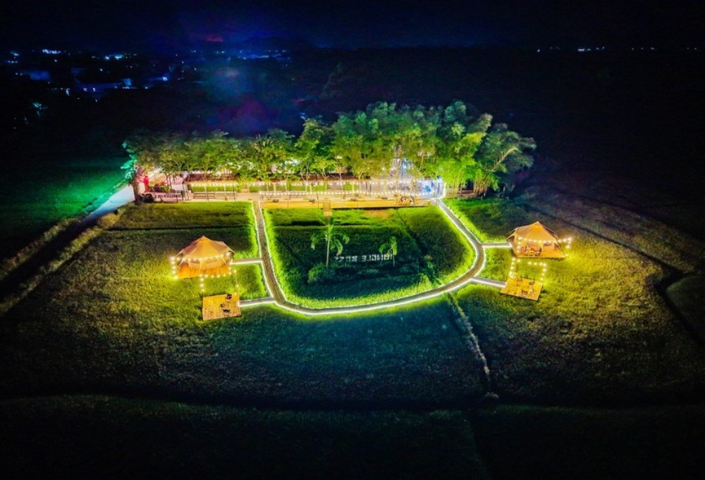 L'émergence de ce type de tourisme à Quang Binh contribue à augmenter des destinations vertes au Vietnam. Photo : baophapluat. jungle-bosse-nuit.jpg