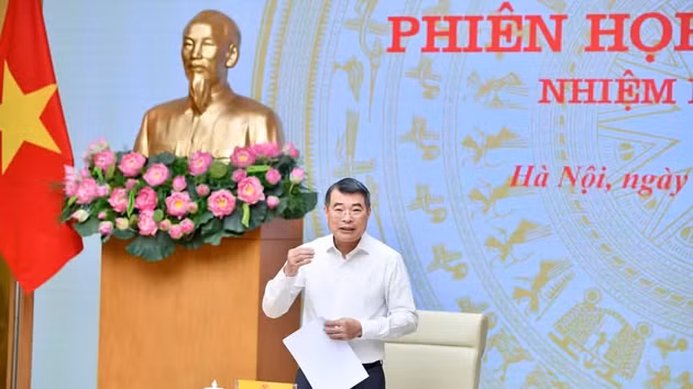 Le Premier ministre Le Minh Hung, président du Conseil central de l’émulation et des récompenses. Photo : NDEL.
