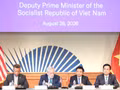e vice-Premier ministre Nguyen Van Thang (centre) participe à une table ronde et rencontre des représentants d’une soixantaine d’entreprises, de groupes, d’institutions financières et d’investisseurs américains. Photo : VNA
