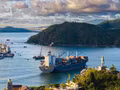Mouvements de navires porte-conteneurs au port de Quy Nhon, principale porte d'entrée et de sortie des marchandises des Hauts Plateaux du Centre et premier maillon de la chaîne logistique de la province de Gia Lai. Photo : VNA. 