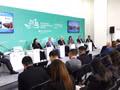 Table ronde intitulée « Connectivité eurasienne : défis et orientations pour promouvoir la coopération », organisée le 2 septembre par le ministère russe des Affaires étrangères dans le cadre de la 11e édition du Forum économique oriental: Photo : VNA.