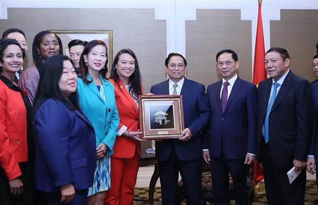 Le PM Pham Minh Chinh reçoit une délégation d'hommes politiques de San Francisco. Photo: VNA Le PM Pham Minh Chinh reçoit une délégation d'hommes politiques de San Francisco. Photo: VNA
