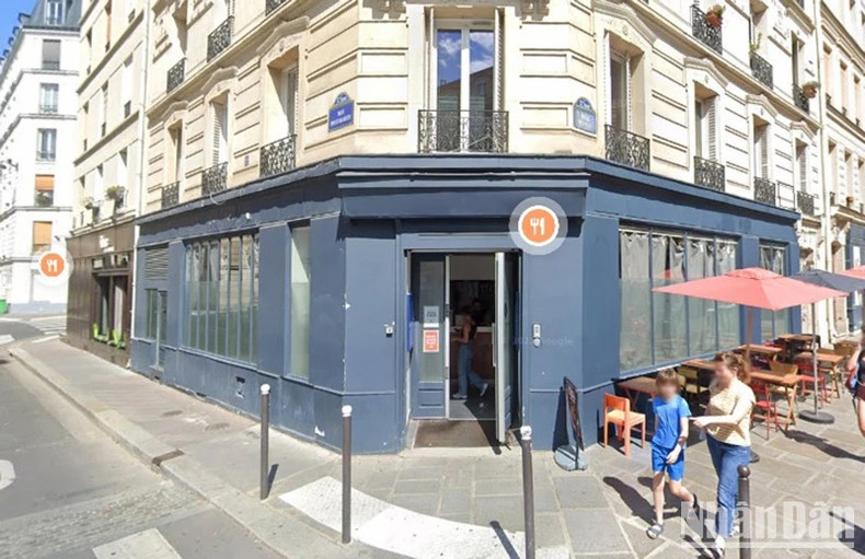 Situé dans la rue Monge dans le 5e arrondissement, le Foyer Vietnam est un lieu aux nombreuses traces des Vietnamiens des années 60 du siècle dernier à Paris. Photo : NDEL.