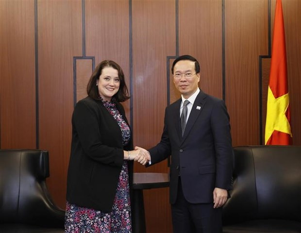 Le Président du Vietnam, Vo Van Thuong, et la maire adjointe de Los Angeles, Erin Bromaghim. Photo : VNA. Le Président du Vietnam, Vo Van Thuong, et la maire adjointe de Los Angeles, Erin Bromaghim. Photo : VNA.