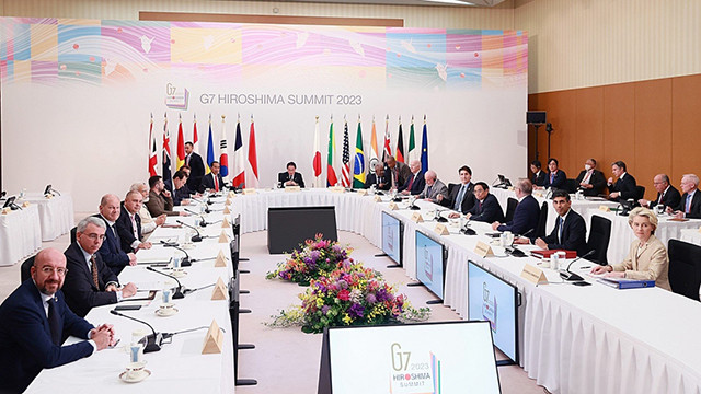 Lors une séance du Sommet du G7 élargi. Photo : VOV. Lors une séance du Sommet du G7 élargi. Photo : VOV.