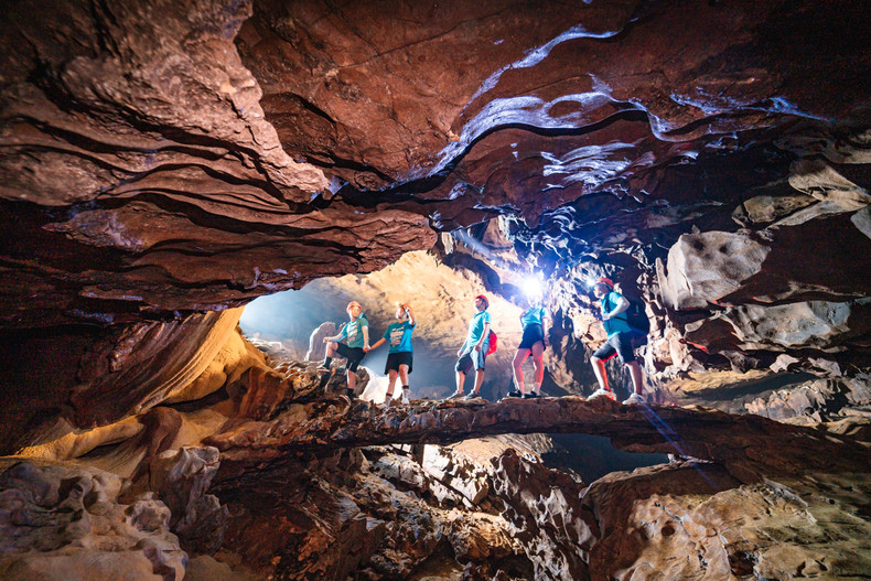 Dans la grotte de Bo My. Photo : baohagiang.vn Dans la grotte de Bo My. Photo : baohagiang.vn