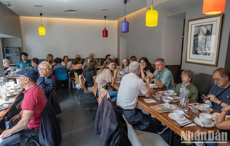 De nombreux « repas solidaires » sont organisés au Foyer Vietnam afin de récolter des fonds pour des projets caritatifs au Vietnam. Photo : NDEL.