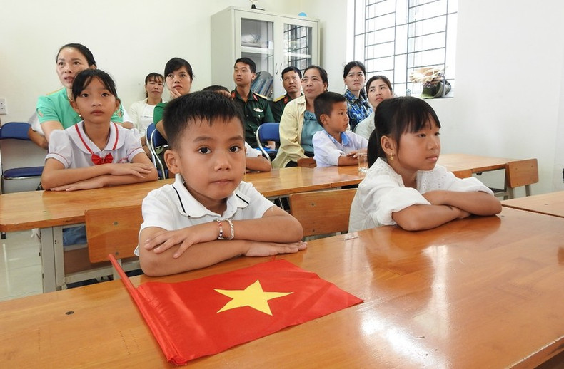 Pour l’année scolaire 2023 - 2024, l’école de l’île de Trân compte 7 élèves de maternelle et primaire.