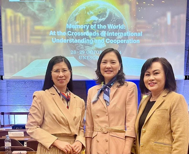 La délégation vietnamienne lors de la conférence. Photo : NDEL. La délégation vietnamienne lors de la conférence. Photo : NDEL.