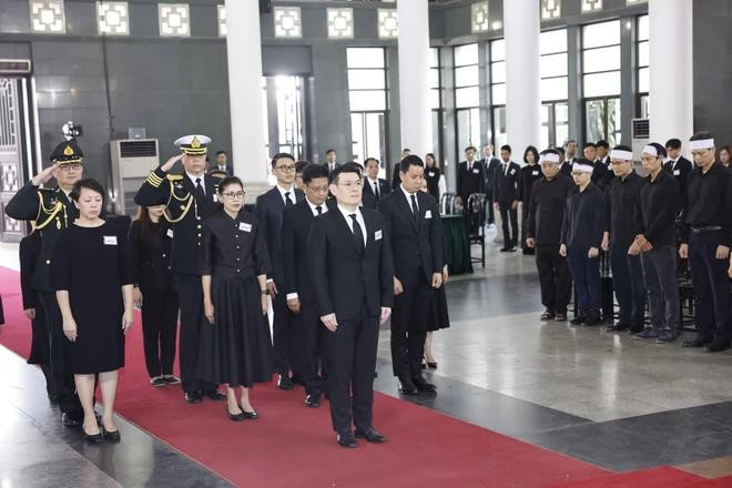 Le délégation de la Thaïlande conduite par le ministre auprès du bureau du Premier ministre et envoyé spécial du Premier ministre Jakkapong Sangmanee. Photo : VNA.