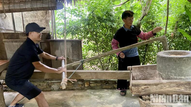 Les touristes peuvent découvrir de nombreuses activités intéressantes dans les destinations rurales. Photo : NDEL.