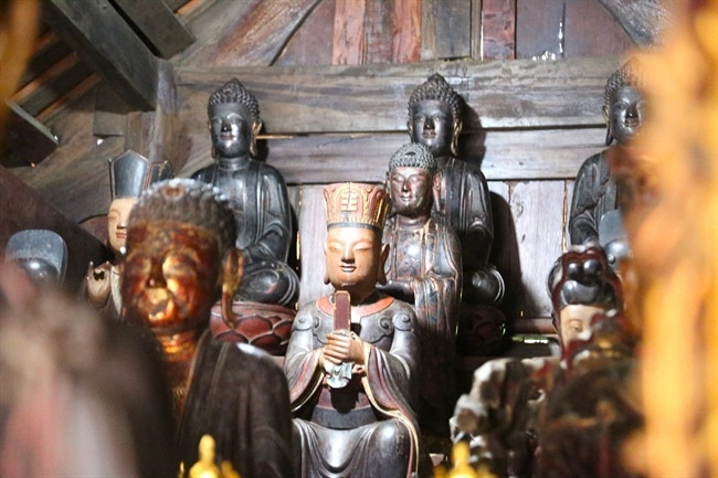 La pagode conserve encore près de 40 statues de tous genres, formant un système de statues riche et unique. Photo : VOV La pagode conserve encore près de 40 statues de tous genres, formant un système de statues riche et unique. Photo : VOV