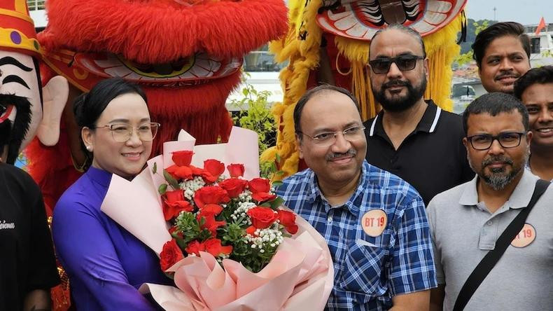 La directrice du Service provincial du tourisme de Quang Ninh, Nguyen Huyen Anh, a accueilli la délégation. Photo : NDEL.