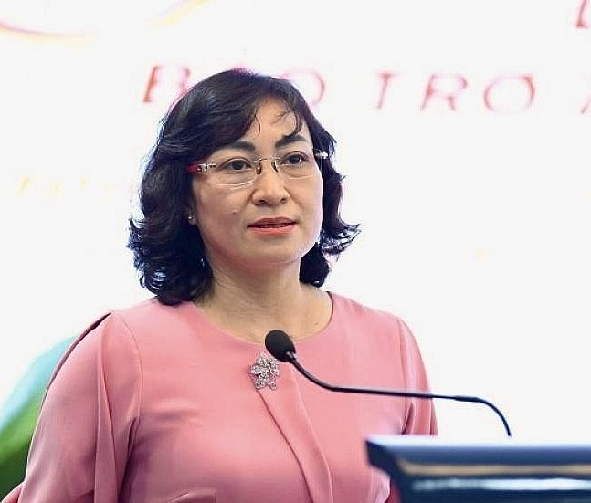 Phan Thi Thang - vice-ministre vietnamienne de l’Industrie et du Commerce. Phan Thi Thang - vice-ministre vietnamienne de l’Industrie et du Commerce.