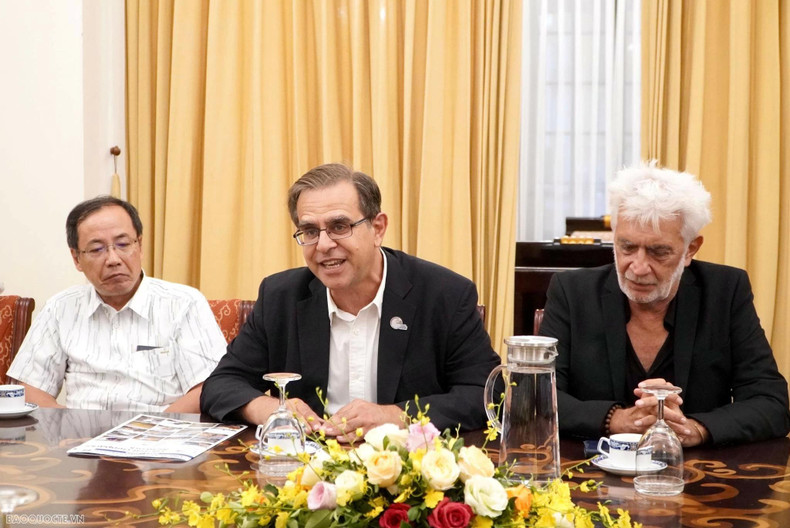 Nikolaos Zouros, président du réseau mondial des géoparcs de l'UNESCO, prend la parole. Photo : baoquocte.vn Nikolaos Zouros, président du réseau mondial des géoparcs de l'UNESCO, prend la parole. Photo : baoquocte.vn