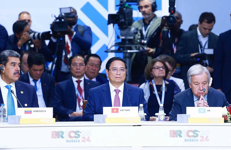 Photo : Le Premier ministre vietnamien Pham Minh Chinh lors de la séance plénière du sommet des BRICS+ 2024 à Kazan, en Russie. Photo : VNA Photo : Le Premier ministre vietnamien Pham Minh Chinh lors de la séance plénière du sommet des BRICS+ 2024 à Kazan, en Russie. Photo : VNA