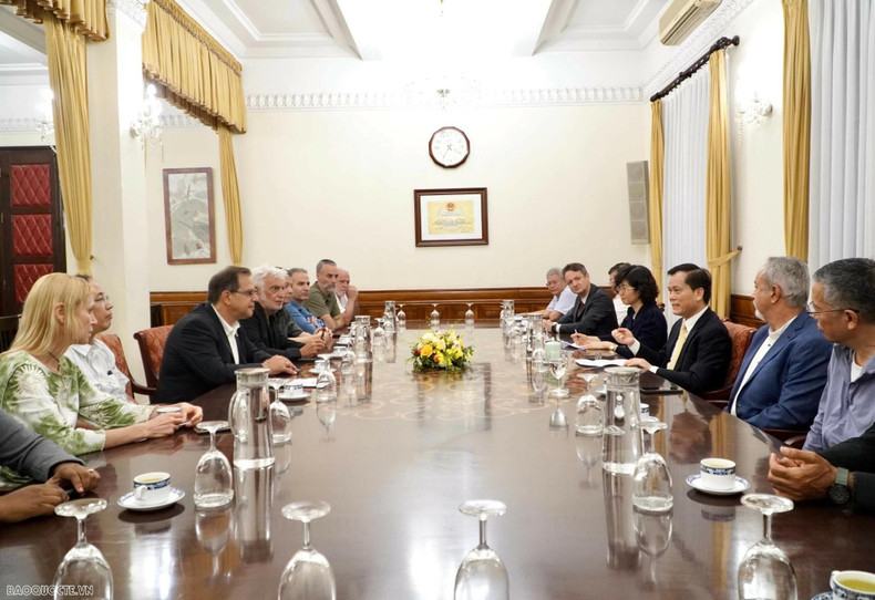 La séance de travail. Photo : baoquocte.vn La séance de travail. Photo : baoquocte.vn