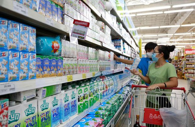 Les ventes au détail totales de biens et les revenus des services aux consommateurs au cours des 4 premiers mois de 2024 ont augmenté de 8,5 % en glissement annuel. Photo : hanoimoi.vn Les ventes au détail totales de biens et les revenus des services aux consommateurs au cours des 4 premiers mois de 2024 ont augmenté de 8,5 % en glissement annuel. Photo : hanoimoi.vn