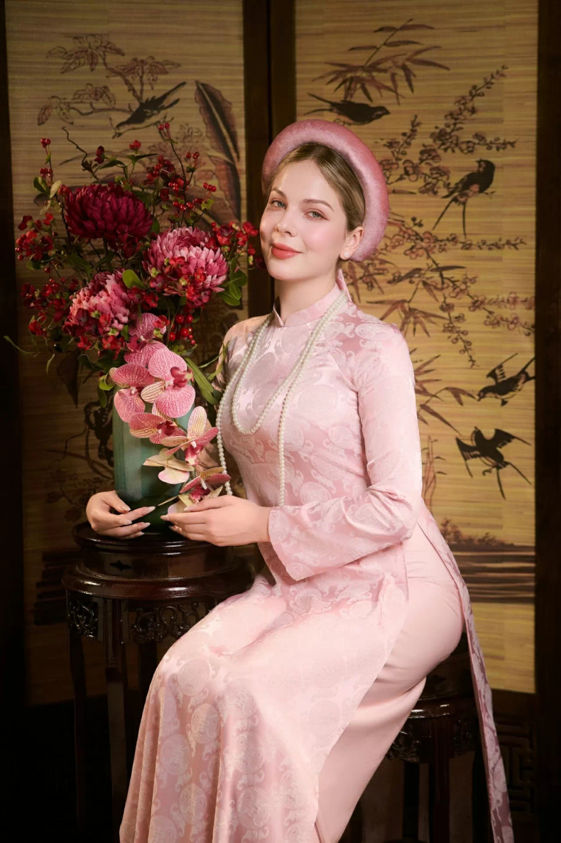 Aleksandra Savenko estime que le Vietnam n'est pas seulement un lieu d'études et de travail, mais aussi un endroit où elle a grandi. Photo fournie par le personnage. Aleksandra Savenko estime que le Vietnam n'est pas seulement un lieu d'études et de travail, mais aussi un endroit où elle a grandi. Photo fournie par le personnage.
