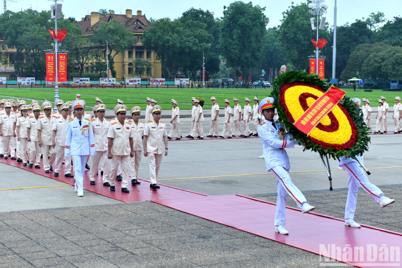 Des délégations du Comité du Parti de la Sécurité publique - Ministère de la Sécurité publique.