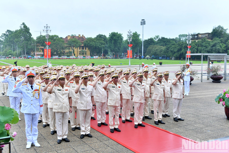 Des délégations du Comité du Parti de la Sécurité publique - Ministère de la Sécurité publique.