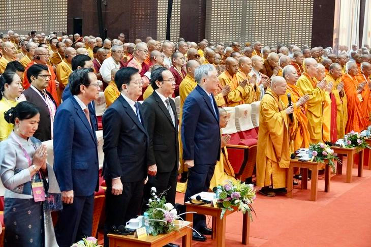 Lors de la cérémonie de clôture du Vesak 2025. Photo : tuoitre.vn Lors de la cérémonie de clôture du Vesak 2025. Photo : tuoitre.vn