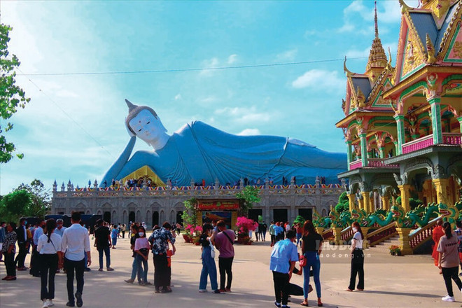 La statue du Bouddha couché de la pagode Som Rong à Soc Trang. Photo : VNA La statue du Bouddha couché de la pagode Som Rong à Soc Trang. Photo : VNA